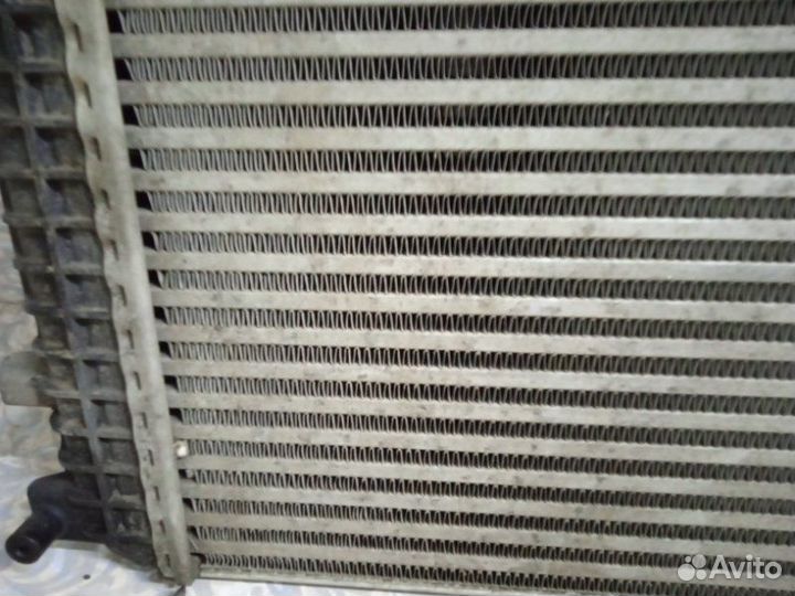 Интеркулер Volkswagen Tiguan 5N1 2.0 2010