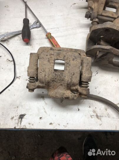 Суппорт передний opel frontera a