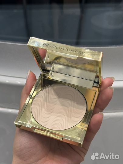 Пудра Revolution Pro CC Perfecting