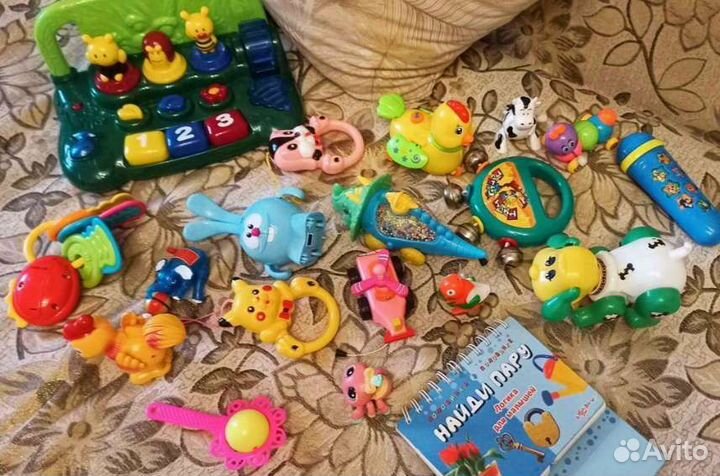 Ходунки детские babyton и пакет с игрушками