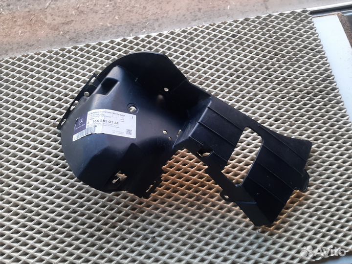 Mercedes W166 AMG Кронштейн переднего бампера прав