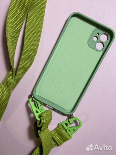 Чехол на iPhone 11 на ремешке через плечо