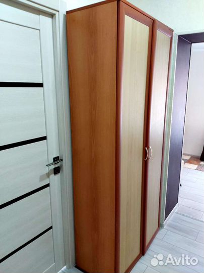 Шкаф двухстворчатый с полками бу