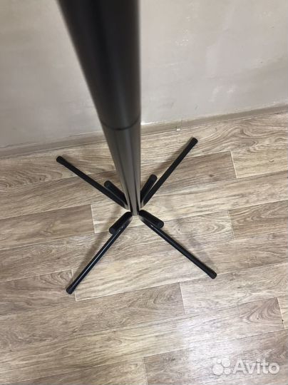 Вешалка напольная металлическая для одежды