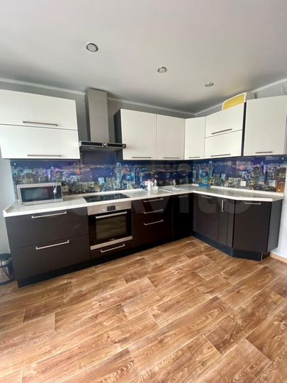 3-к. квартира, 86 м², 8/14 эт.