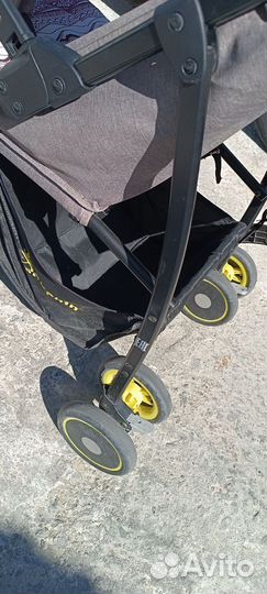 Прогулочная коляска трость
