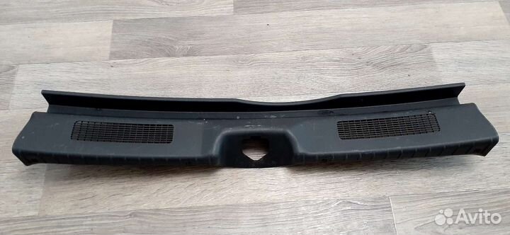 Накладка замка багажника Лада Калина 2