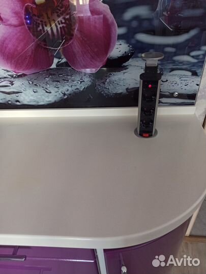 Кухонный гарнитур с техникой бу