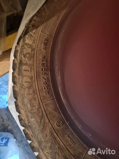 Goodyear Ultra Grip 300 205/60 R16