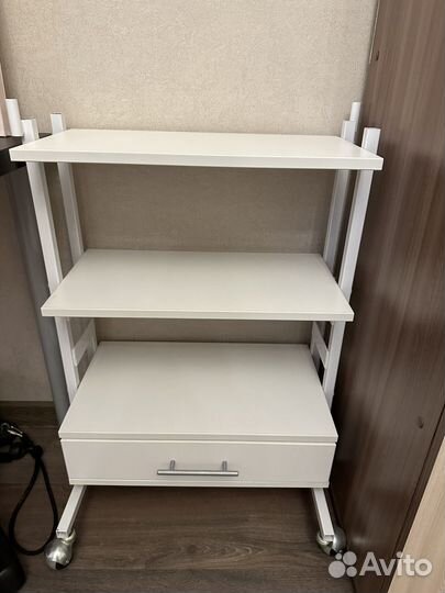 Педикюрная тумба