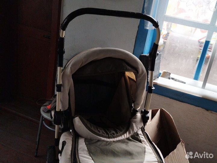 Прогулочная коляска