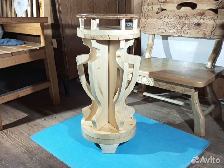 Подставка для цветов деревянная