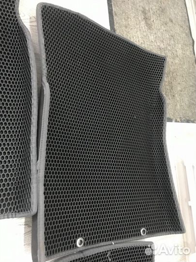 Продам новые 3D эво-коврики Nissan x-trail T31