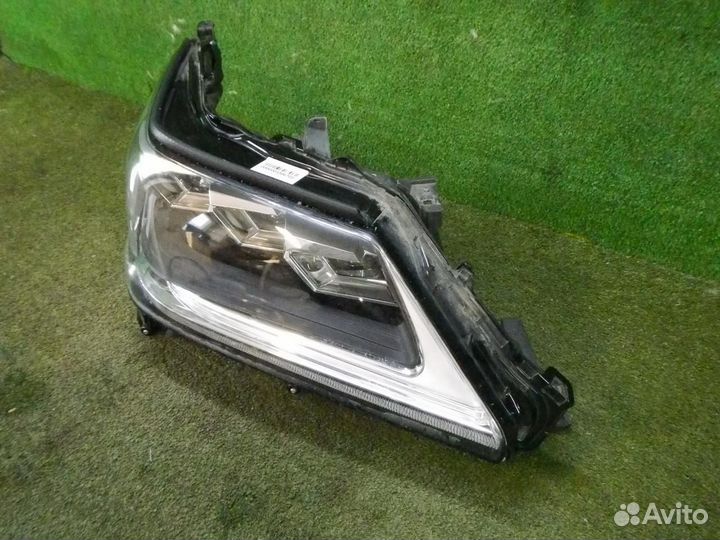 Фара правая Lexus LX570