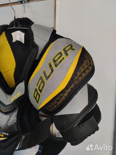 Нагрудник хоккейный bauer NXG
