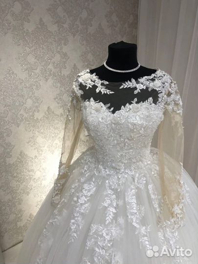 Свадебное платье