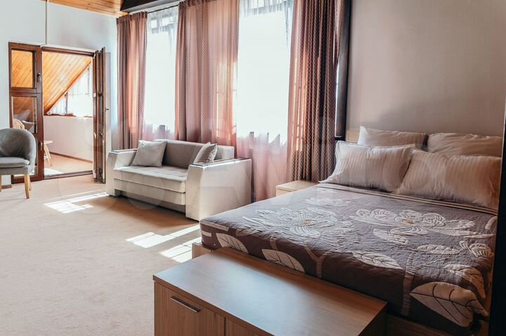 Гостиница, 1200 м² (срочная продажа, возм. торг)