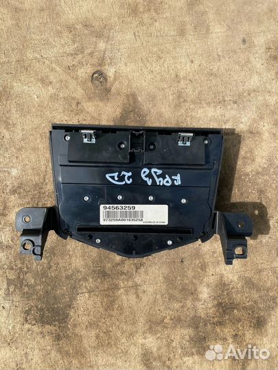 Панель управления магнитолой Chevrolet Cruze