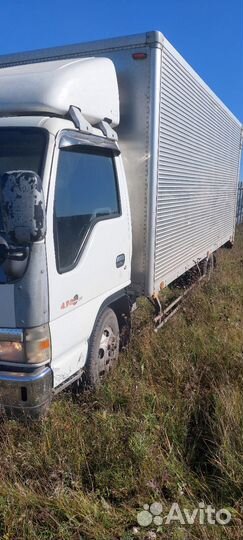 Промтоварный фургон Isuzu Elf, 2003