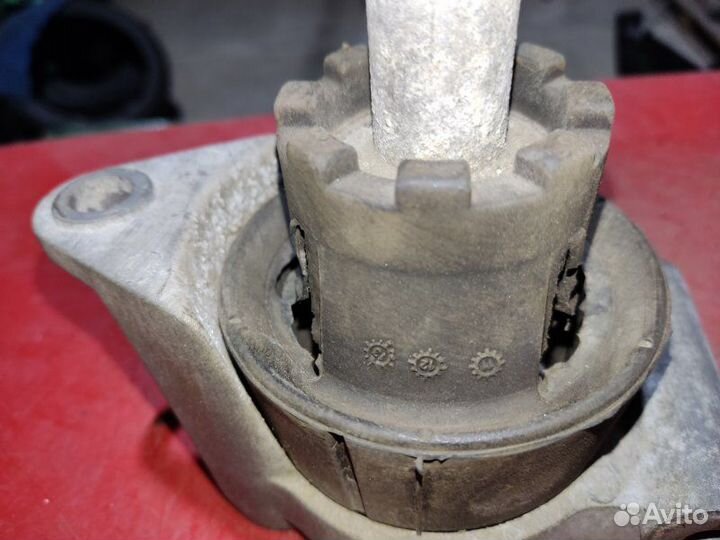 Подушка двигателя задняя Opel Astra G хетчбек 1.6I