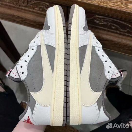 Travis Scott x Air Jordan 1Low OG SP Reverse Mocha