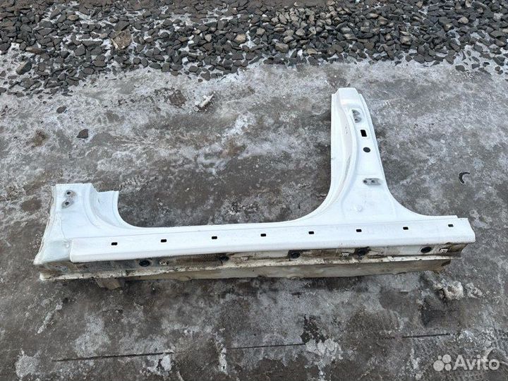 Порог со стойкой левый Kia Cerato 4 Bd 2.0 G4NA