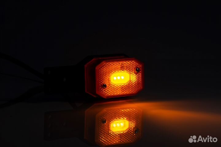 Fristom FT001ziiled Фонарь габаритный LED белого цвета с плоским кронштейном, светоотражателем и про