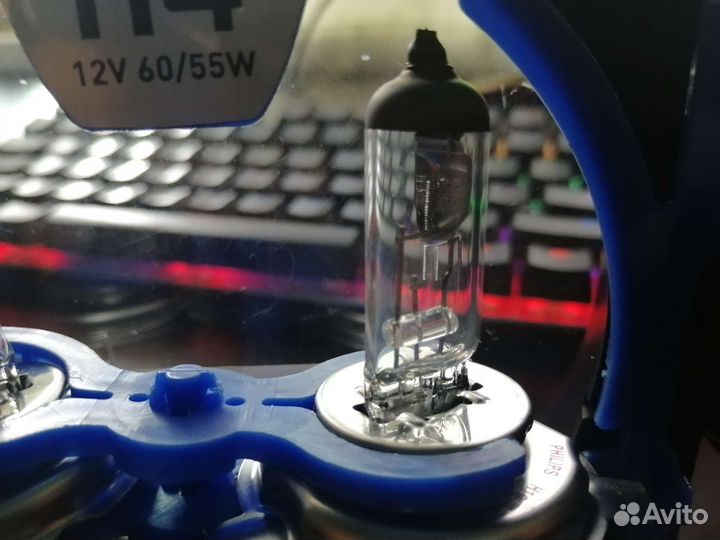 Галогеновые лампочки H4 жёлтый свет