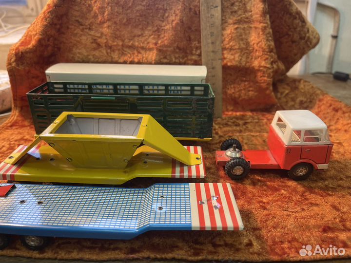 Автомобильная спецтехника. Набор гдр. Машинки