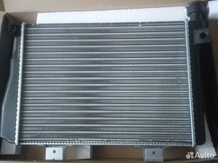 Радиатор алюминиевый hofer для карбюраторных