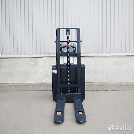 Самоходный Штабелер BX 1526E oxlift 2600 мм 1500 к