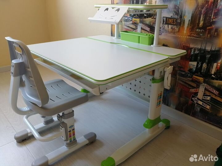 Растущая парта и стул