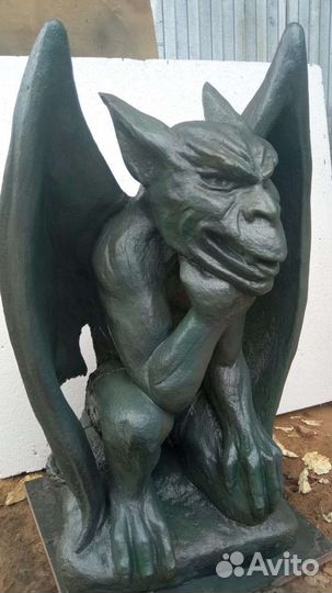 Скульптуры мифических персонажей