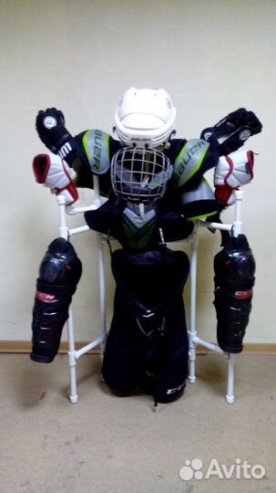 Вешалка для хоккейной формы