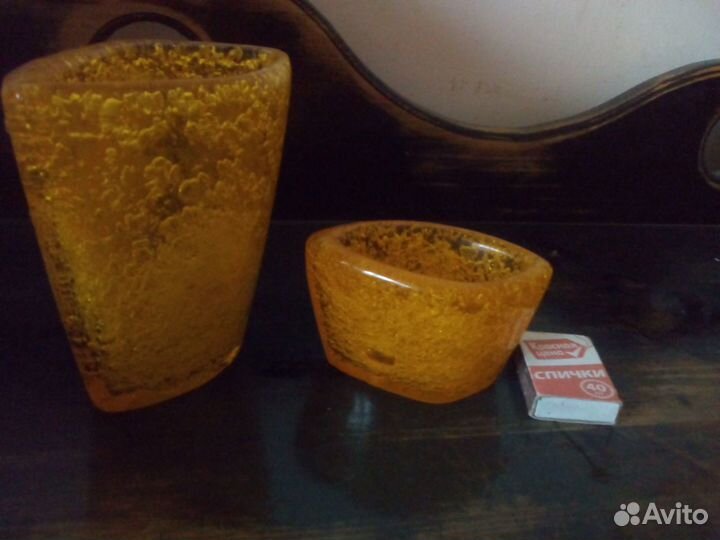 Пара вазочек, янтарь