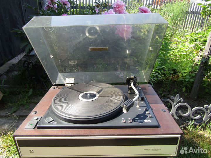 Проигрыватель винила Radiotehnika 001