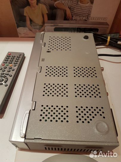 Цифровой кабельный декодер Сигнал tls2005c