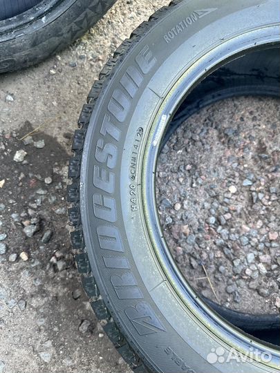 Bridgestone Ice Cruiser 7000 205/60 R16 92T