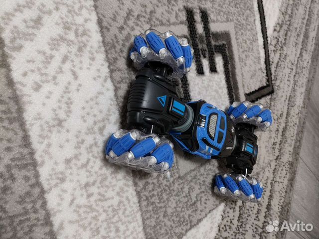 Машина на пульте управления офф-роад