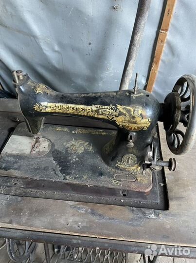 Швейная машинка Zinger