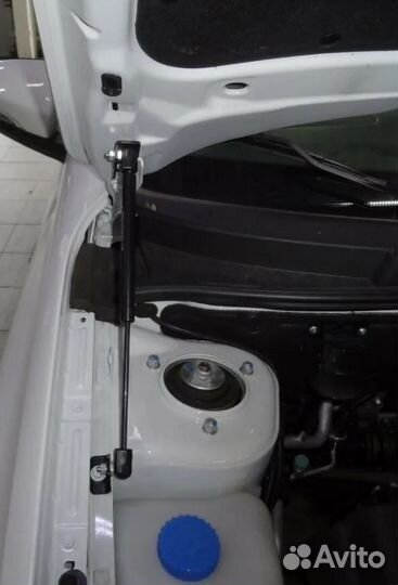 Комплект креплений капота/багажника LADA