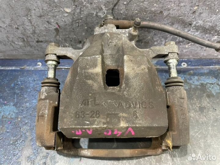 Суппорт передний левый Toyota Camry V40