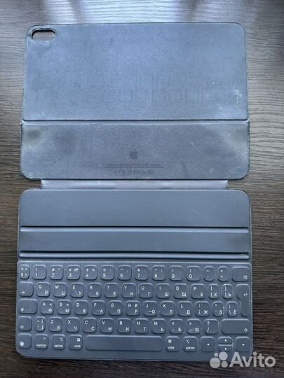 Apple smart keyboard folio 11
