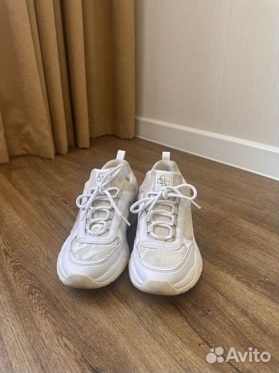 Кроссовки женские guess