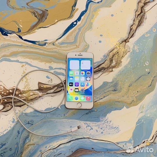 iPhone 8, 64 ГБ