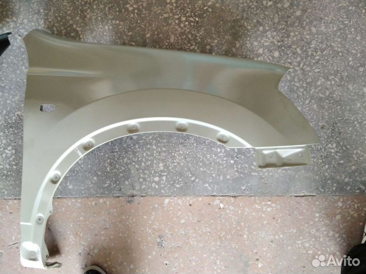 Крыло Ниссан Кашкай 06-10 г.в. левое,правое