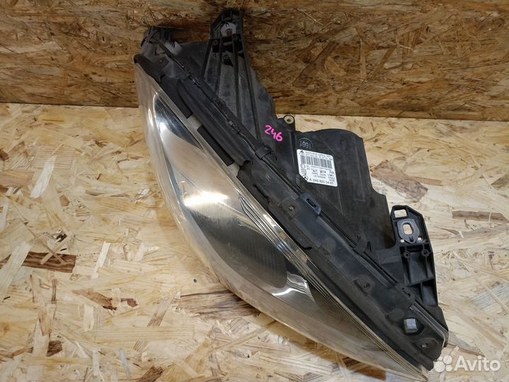 Фара правая галоген Mercedes Benz B-class W246