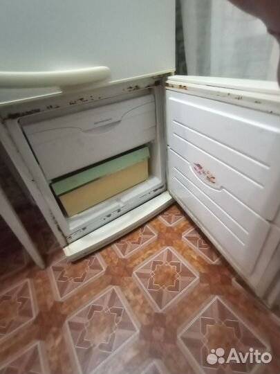 Холодильник атлант бу большой