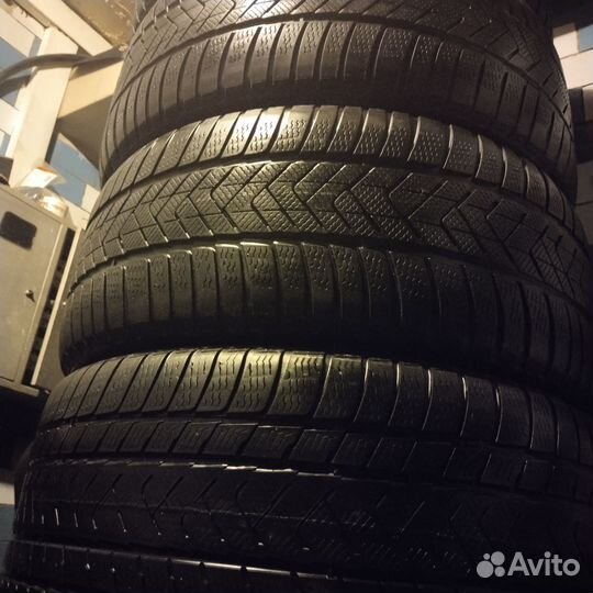 Pirelli Scorpion Winter RFT 315/35 R21 и 275/40 R21