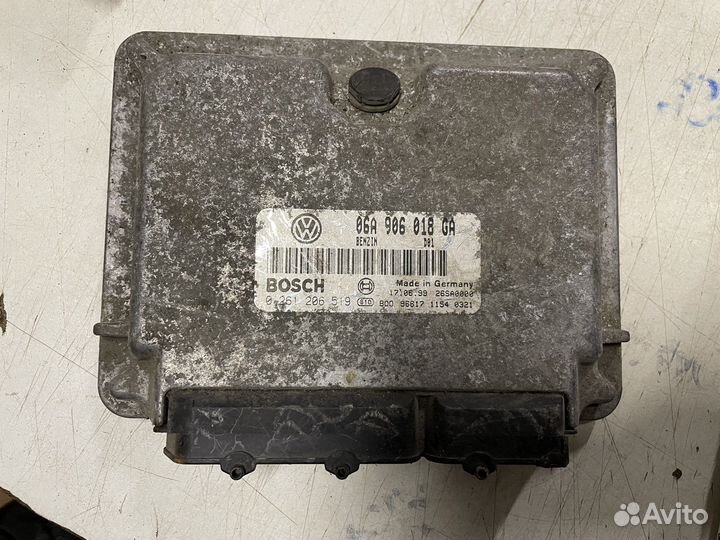 Блок управления двигателем Skoda Octavia A4